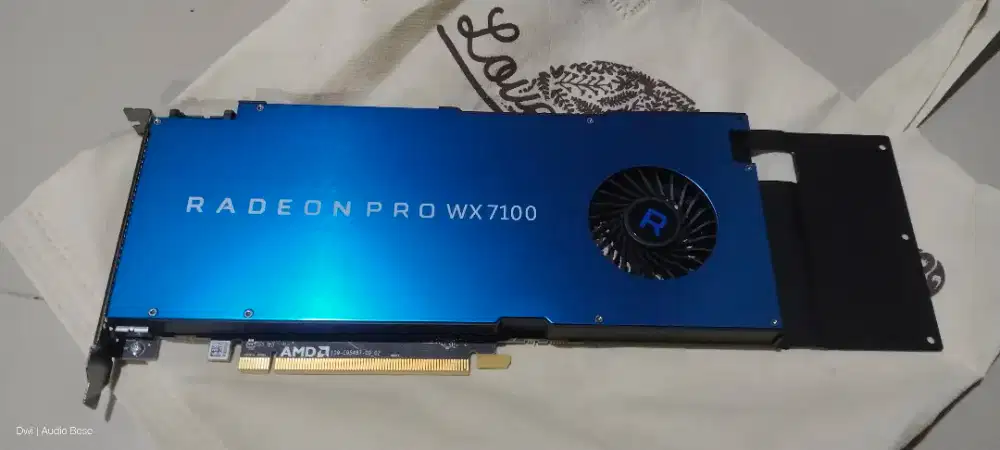VGA Radeon Pro WX 7100