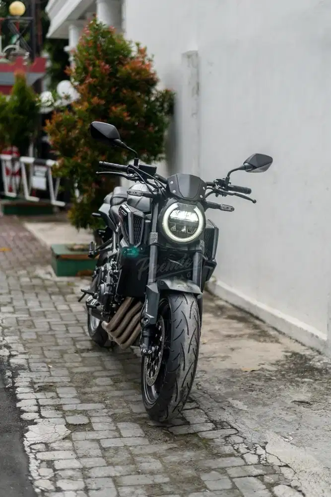 Moge Honda CB650r Neo Spesial Edition Like New LOW ODO