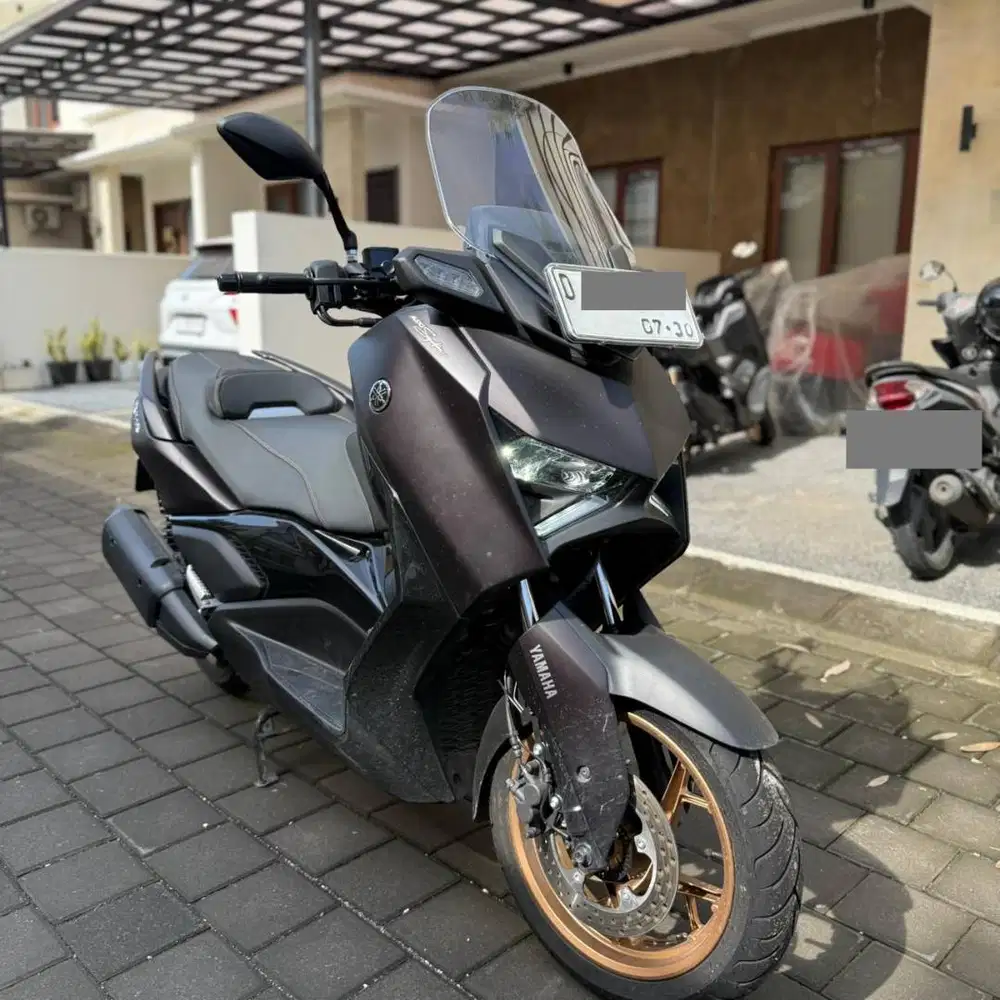 2025 All-New XMAX Tech Max Connected/ABS - Black on Grey Ready To Use