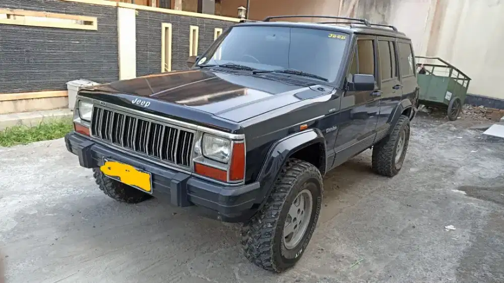 JEEP CHEROKEE Classic 2.5L mt 1998 | 1999 Hitam istimewa (Bisa TT)
