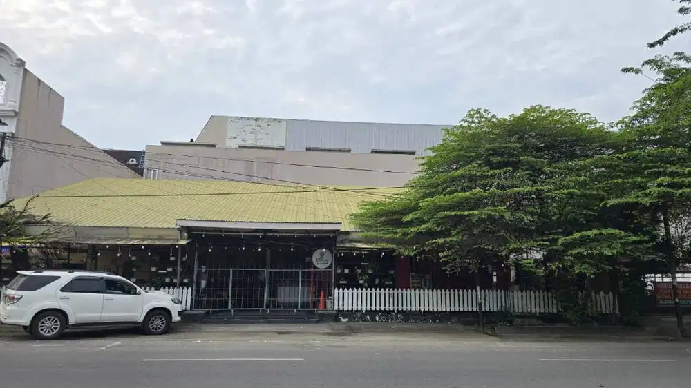 Dijual Cepat Tanpa Perantara - Rumah Luas di Jalan Pasar Baru 55 Medan