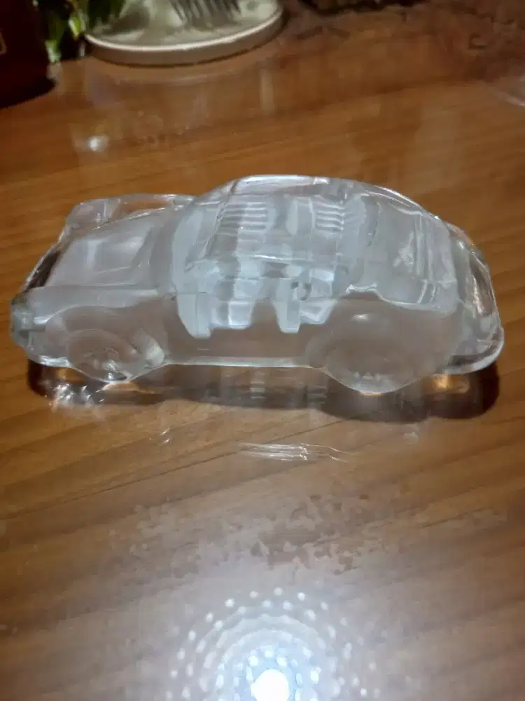 Pajangan Meja Dari Kristal Kaca