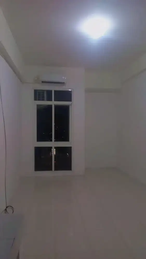Disewakan cpt Apart bale hinggil unit studio kosongan AC 1