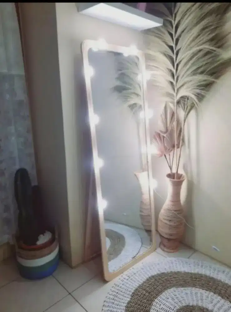 Cermin LED Berdiri / Standing Full Jati Belanda