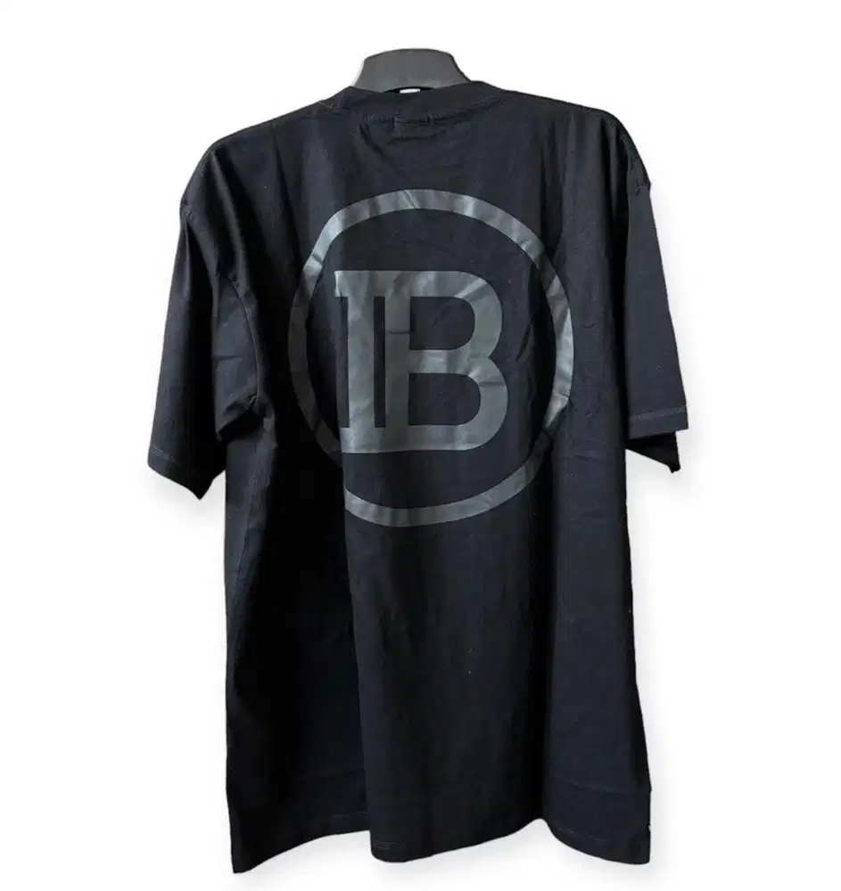 Kaos tshirt oversize preloved bal hitam 80x65 big logo back balmain