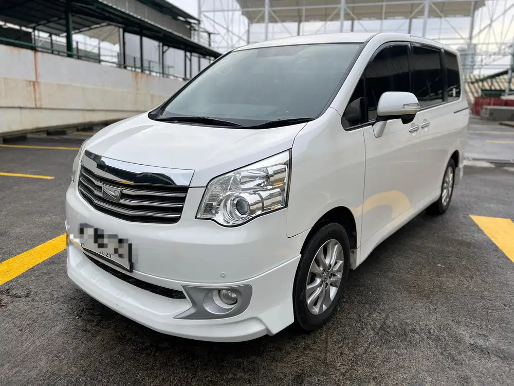Kredit DP Ringan ! Toyota Nav1 V 2.0 Limited Lux 2014