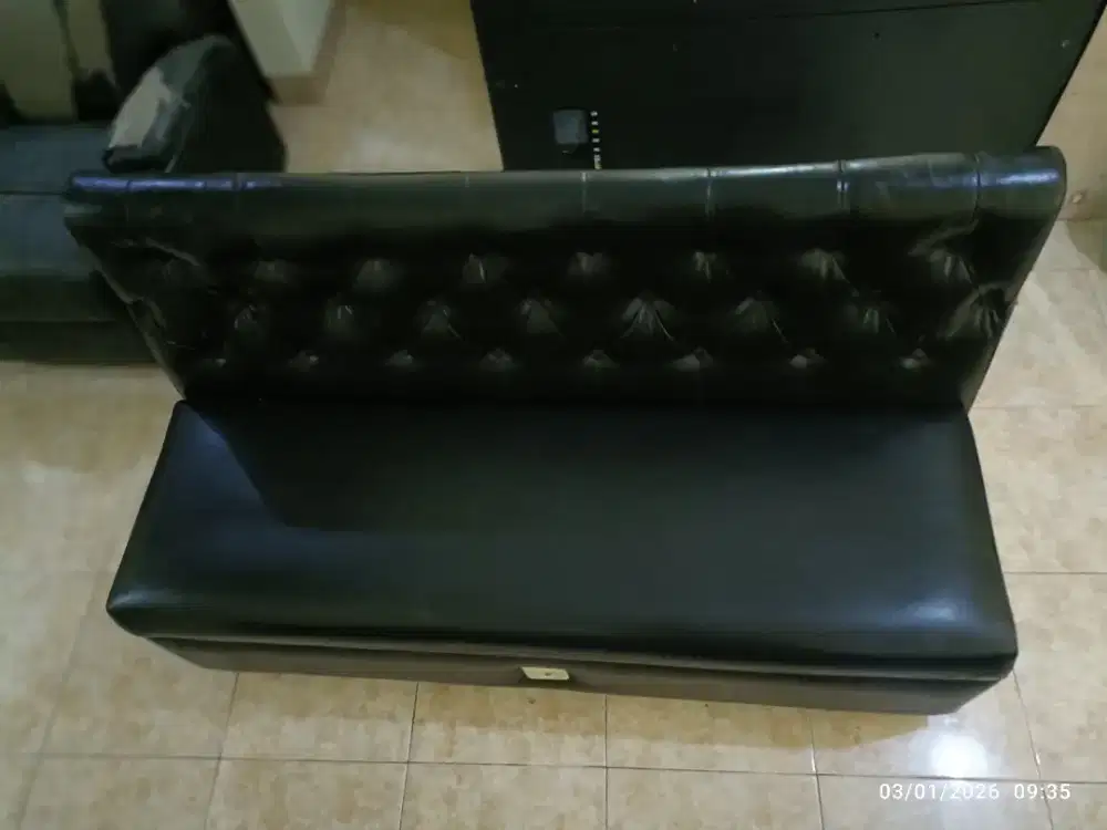 SOFA BEKAS CAFFE SHOP