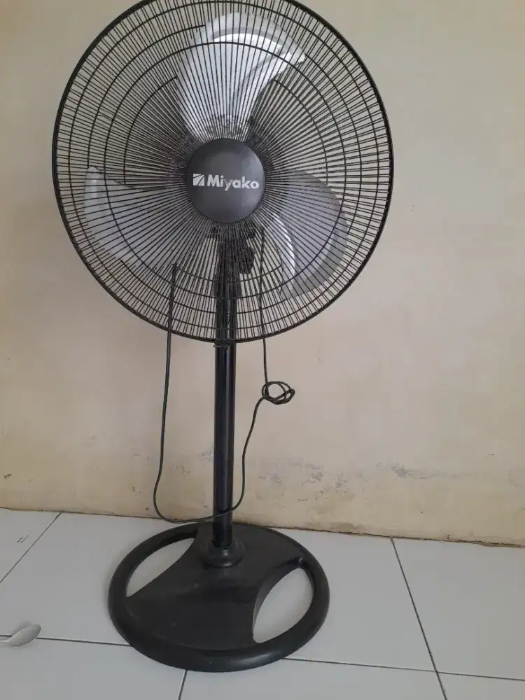 Kipas angin,merek miyako besar besi,pakaian pribadi,angin kencang