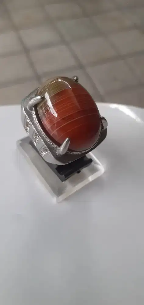 Batu akik motif serat lapis