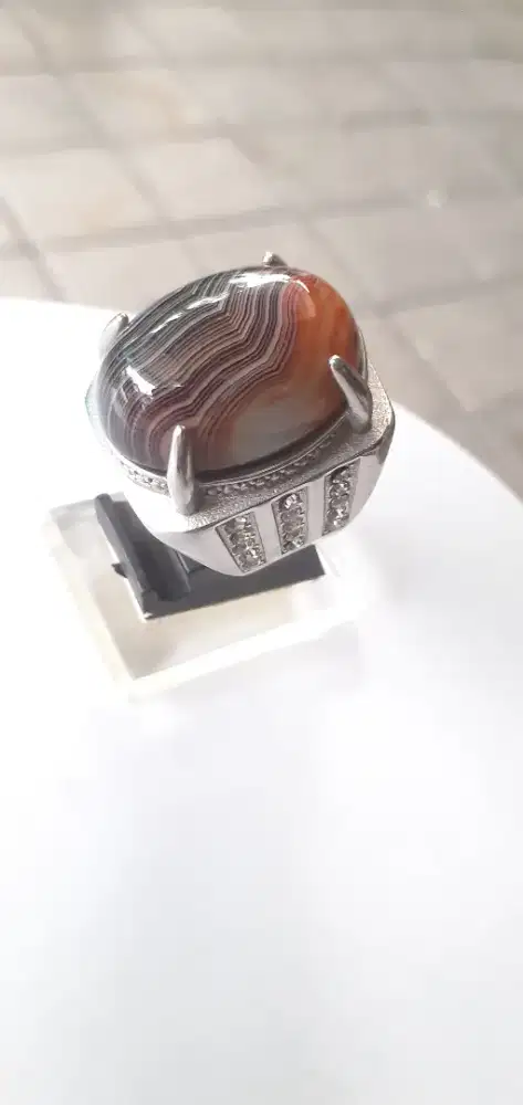 Batu akik bermotif sarang laba-laba Spyder