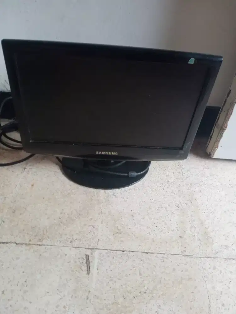 jual komputer 1 set ( monitor samsung  )