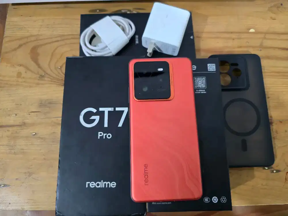 Realme GT 7 PRO 12/256GB RESMI BEA CUKAI MULUSS MANTAP FUL ORIGINAL