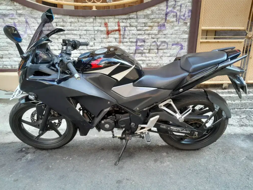 Honda CBR 150R  gress simpanan