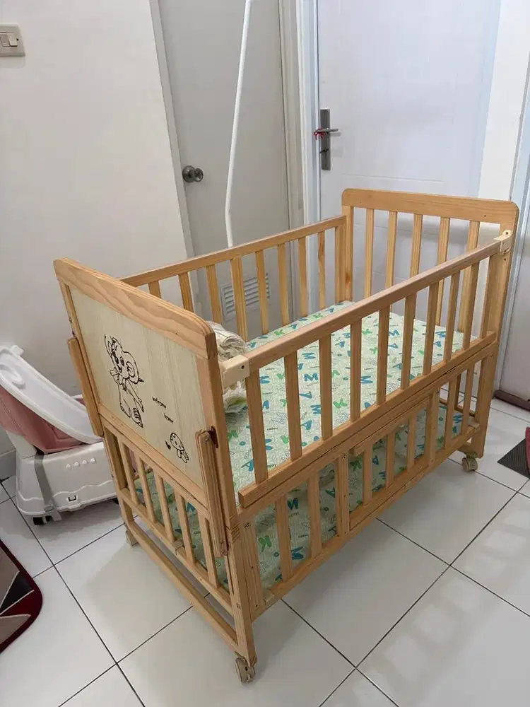 Keranjang Kayu Box Bayi + Kelambu & Bantalan | Mulus Like New