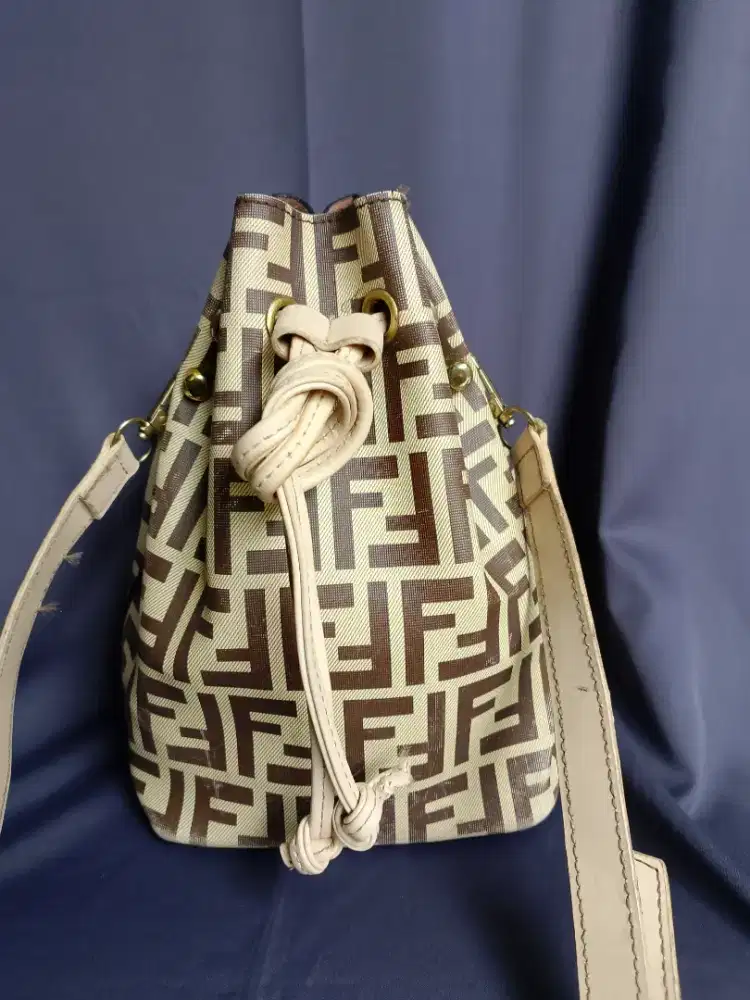 Tas,dompet,topi,sepatu second branded Sumedang