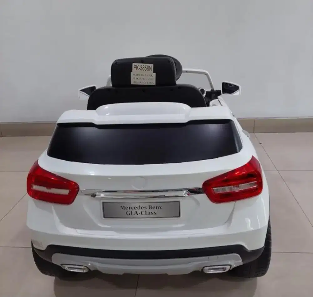 Mobil mercedes benz anak