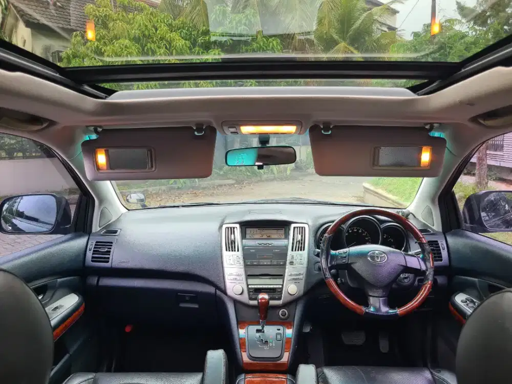 TERMURAH Harrier 2.4 A/T Hitam 2005