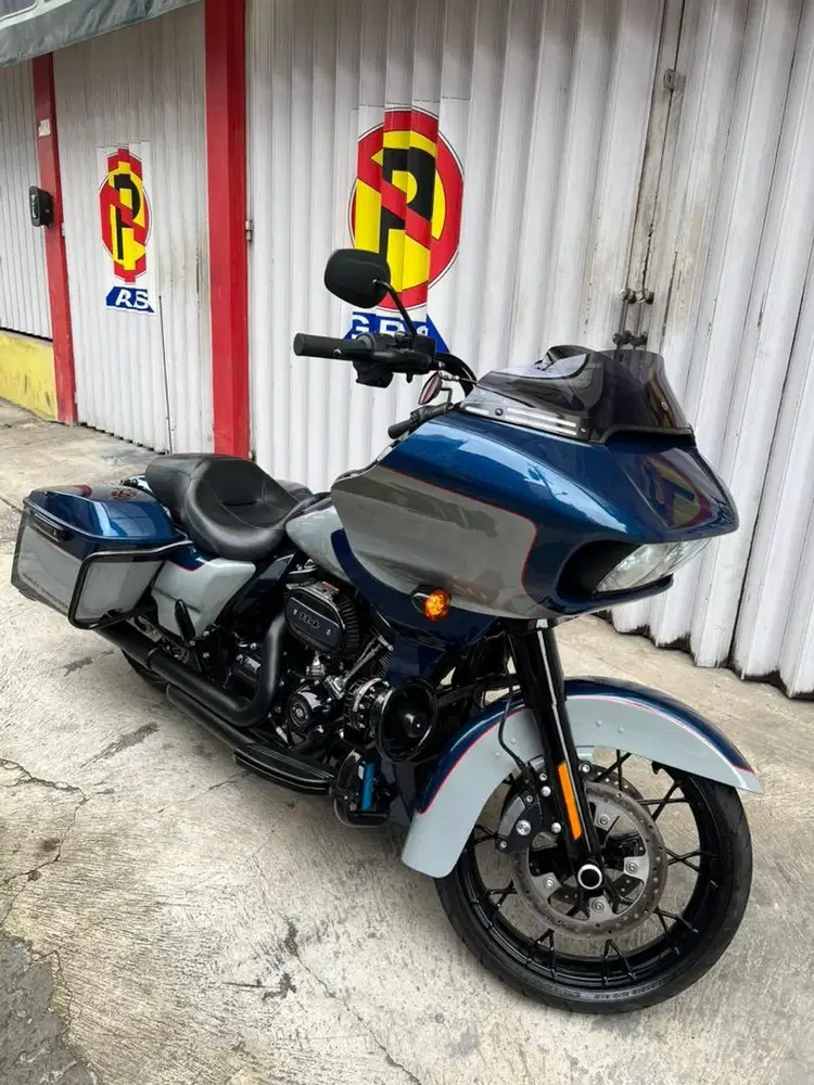 Roadglide special 2023 biliard blue