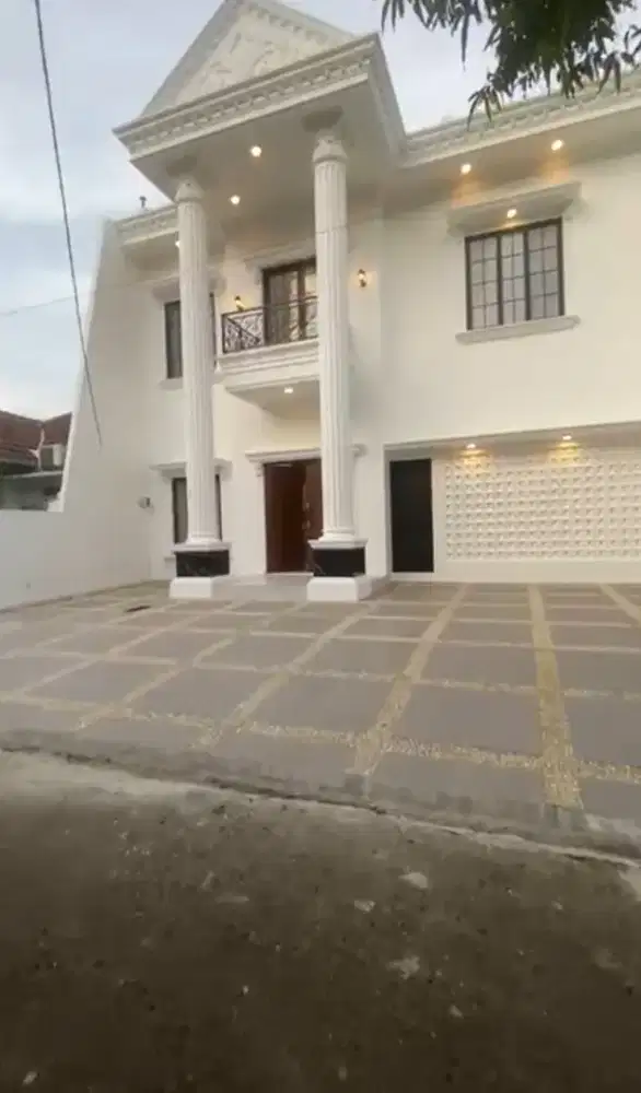 DI JUAL RUMAH BARU AREA SENTUL CITY