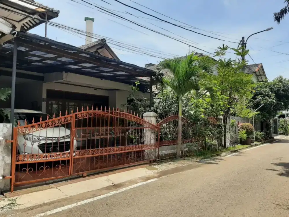 Rumah bagus terawat di dalam komplek pratista Antapani SHM