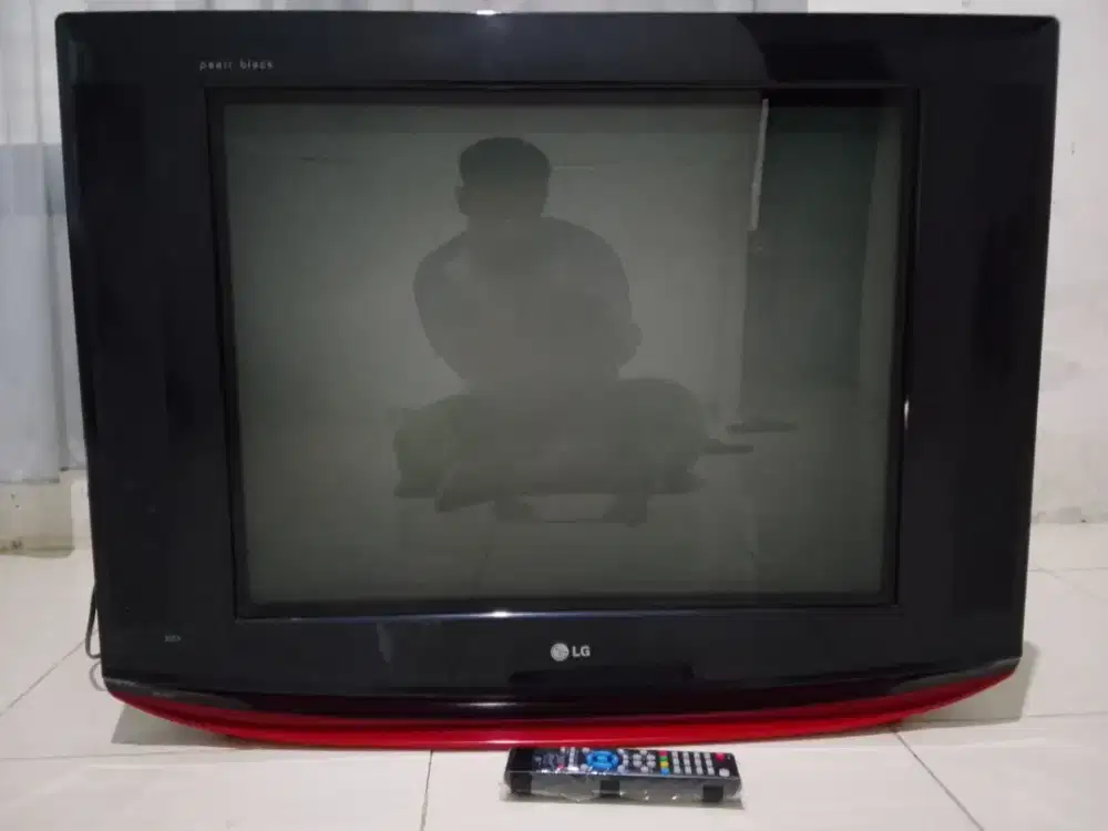 Tv LG 29 inci layar datar slim masih mulus seperti baru