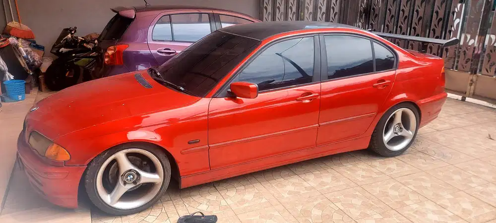 BMW 318i 2000 Bensin