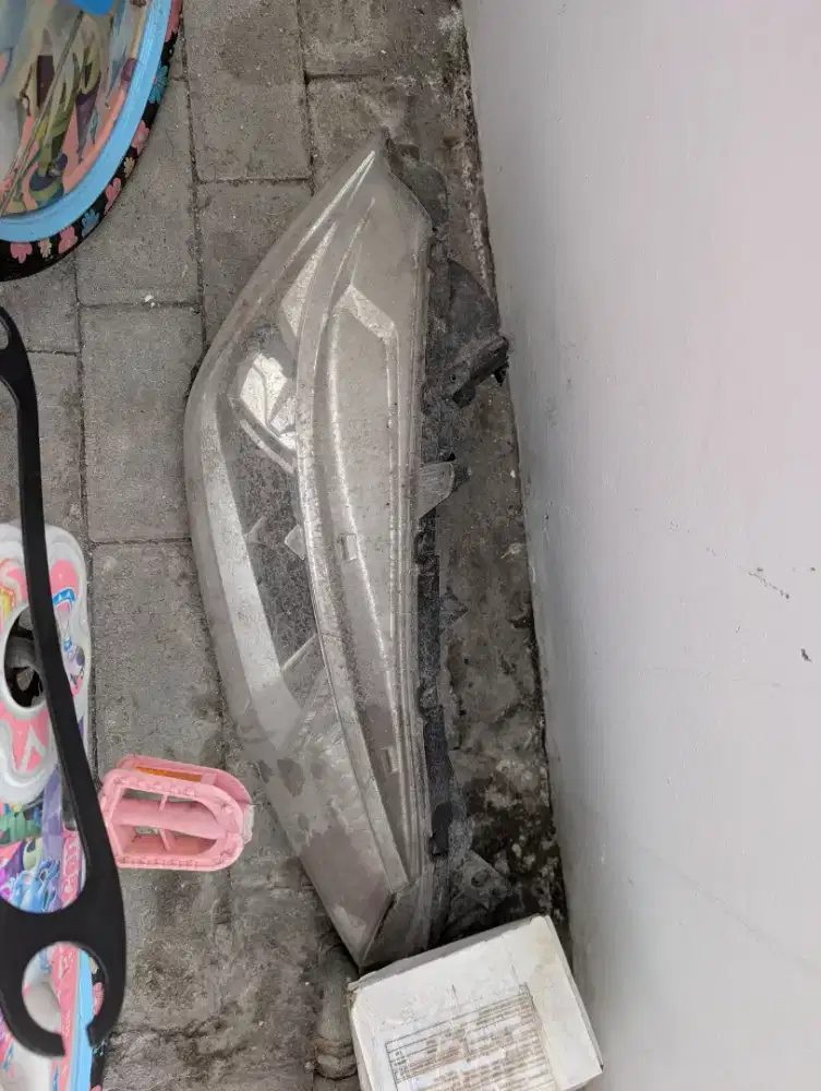 Lampu depan gk 5 jazz sebelah kanan