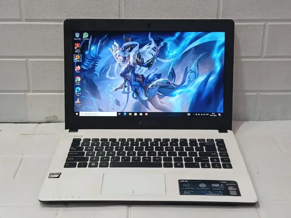 Laptop Asus X450EA/Prosesor AMD E1-2500/Ram 4 GB/HDD 500GB