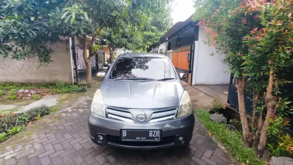 Grand Livina SV 2012