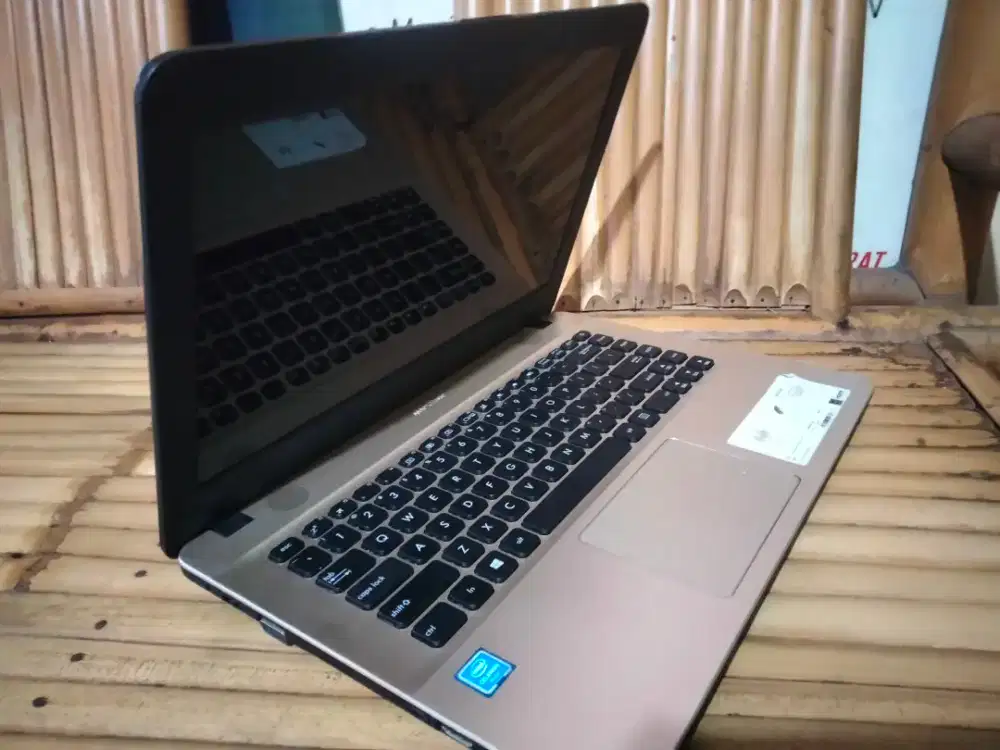Asus vivobook X441MA/intel N4020/RAM4GB DDR4/HDD 1tb/14inch siap pake