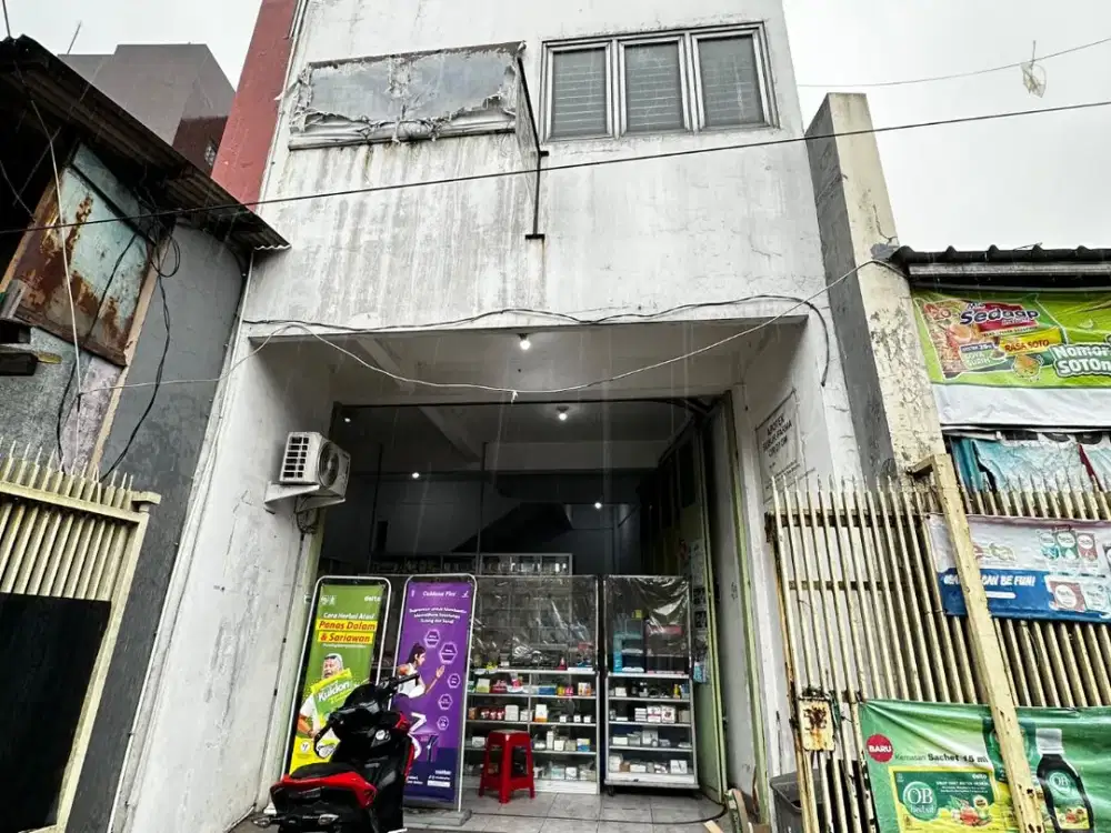 Sewa Ruko 3.5 lantai lokasi strategis dan ramai Sayap Ciroyom