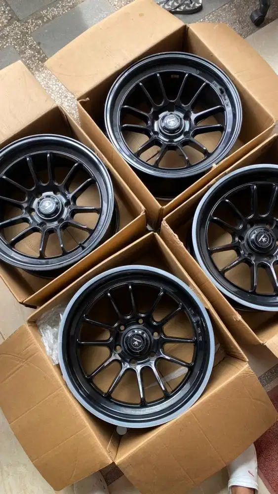 Velg Fortuner/Pajero Venom 5 by Auto Speed R18