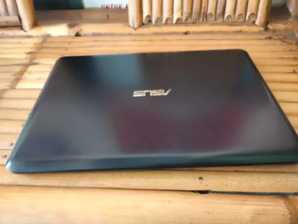 Asus e402YA/AMD e2-7015/ram4gb/ssd 128gb/Radeon R2 siap pake