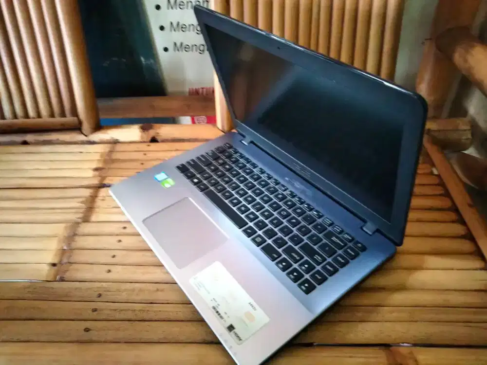 Laptop Asus X442UF/Intel core i7-8550u/RAM8GB/SSD512gb/VGANvidia mx130