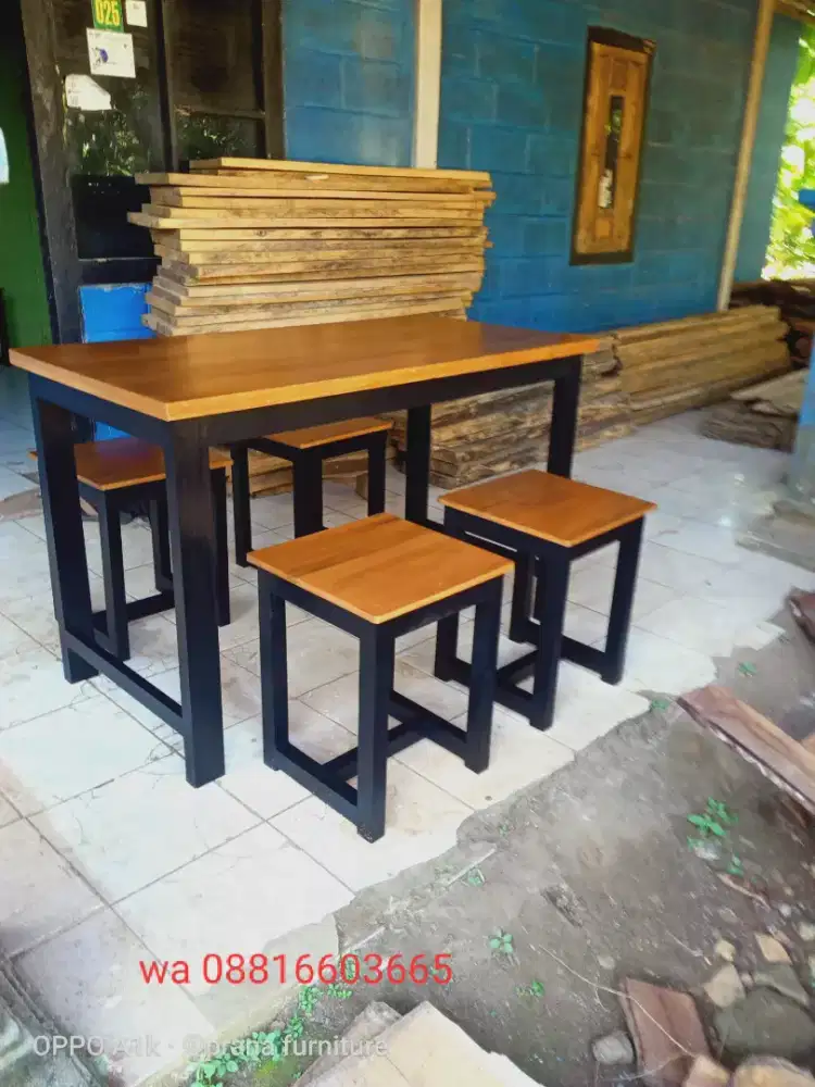 Meja kursi cafe dan makan