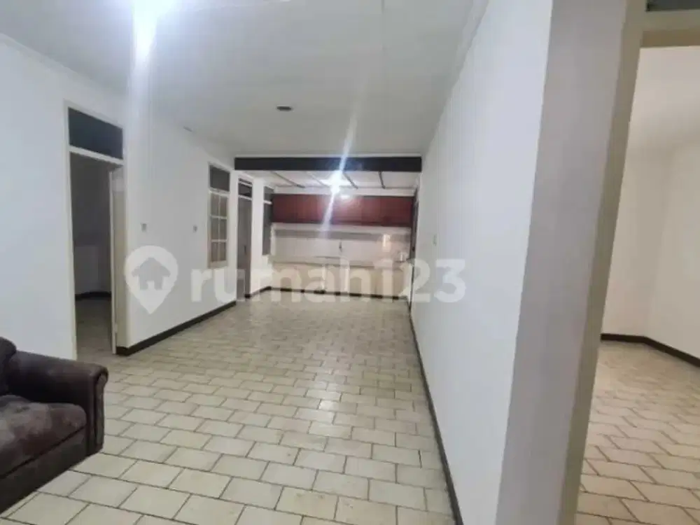 Sewa Rumah Di Kopo permai bisa utk usaha / gudang / kantor