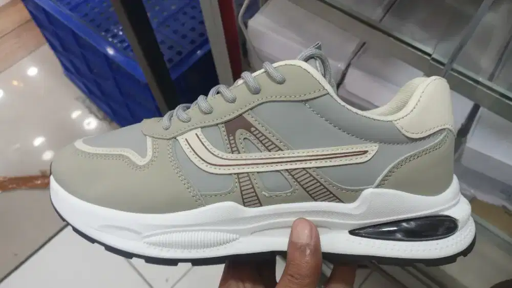 Sepatu fhasion cowok