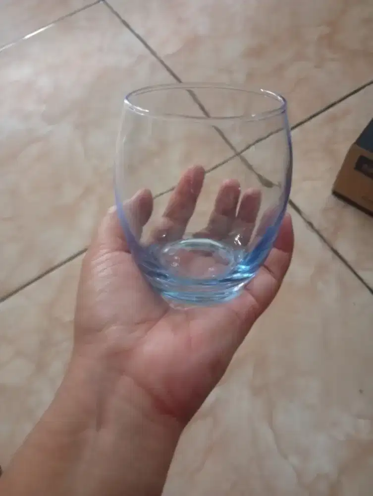 Gelas cembung polos