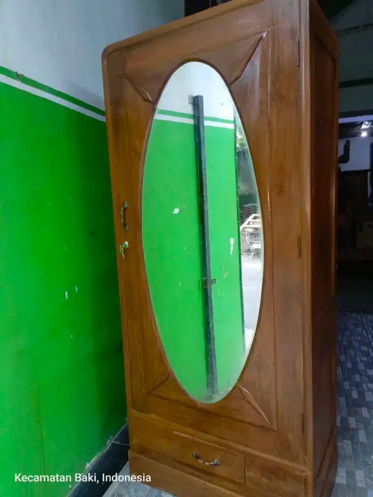 Lemari baju siap pakai..