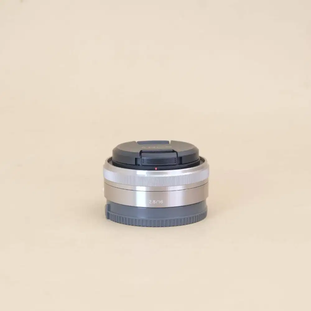 Sony E 16mm F2.8 Silver