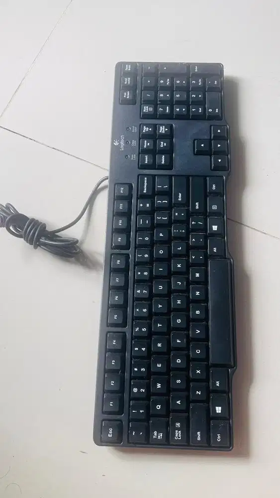 Keyboard bekas berqualitas bekas kantor