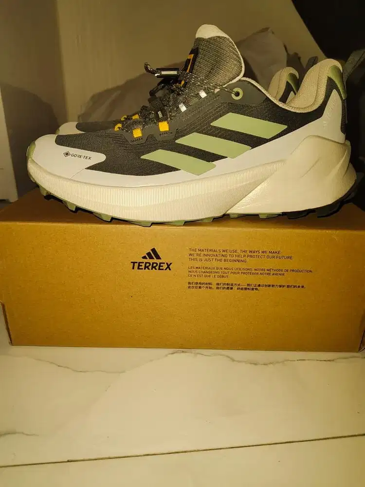 Sepatu adidas colab natgeo+goretex