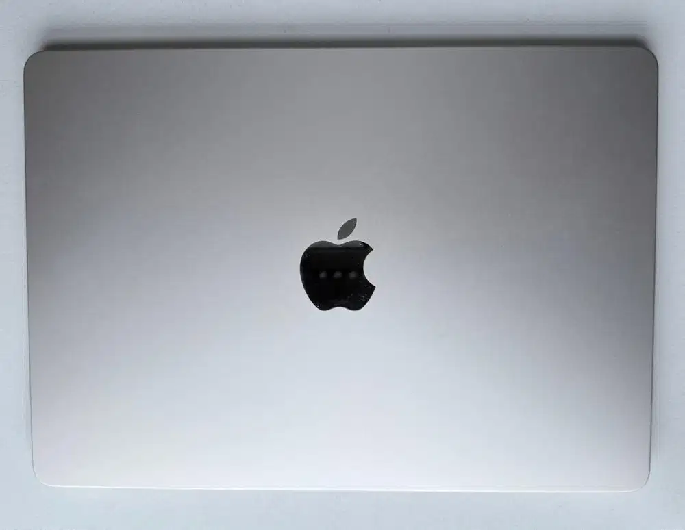 Macbook Air M3 16/256 Fullset Garansi Mulus