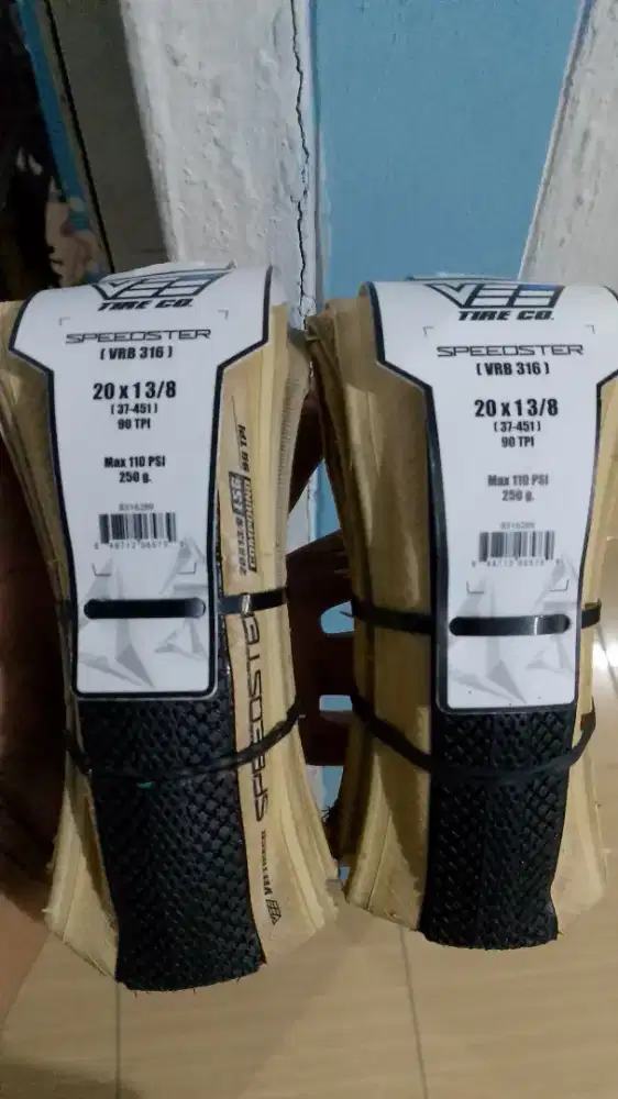 Ban Sepeda 20 1 3/8 Kevlar