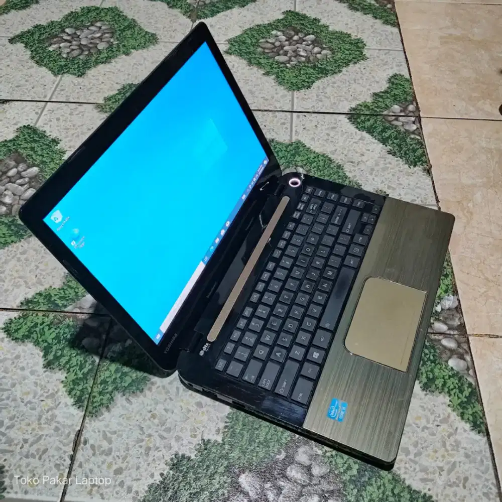Toshiba Satellite L40-A – Andalan Kerja & Harian