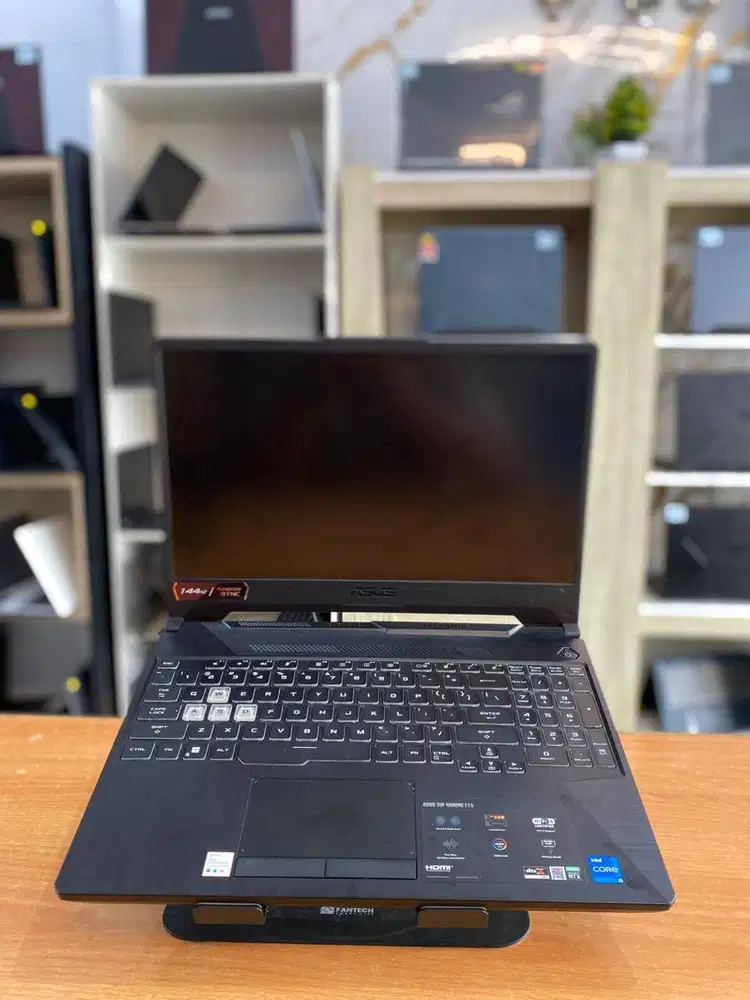 ASUS TUF GAMING F15 I5-11400H RAM 16GB RTX 3050 SSD 512GB LIKE NEW OKE