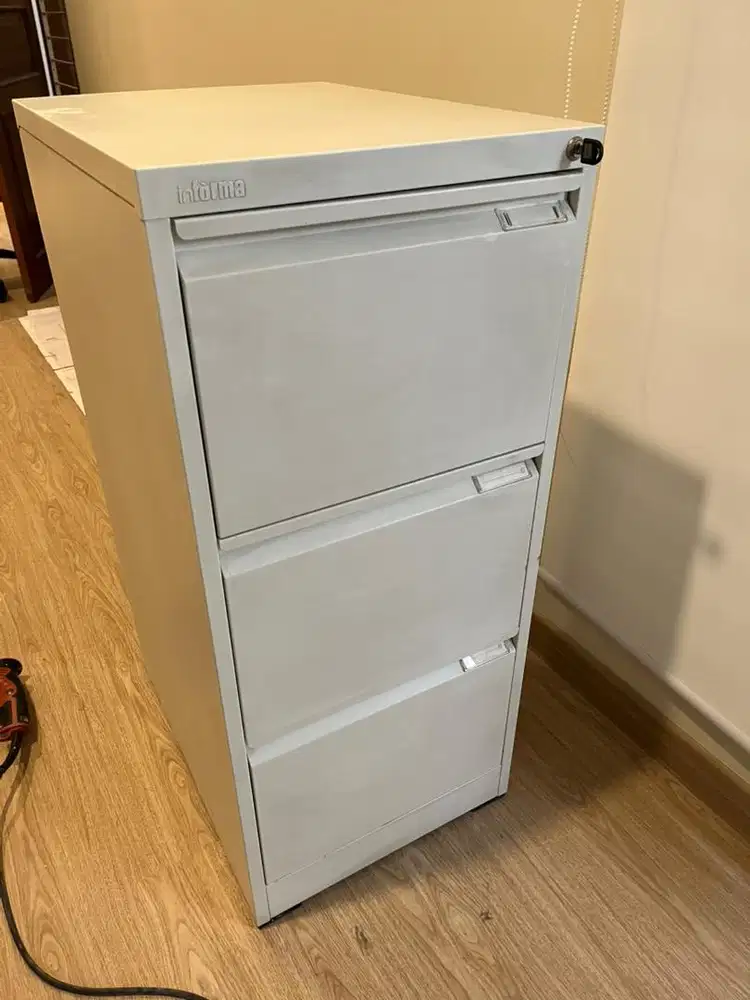 Informa Filing Cabinet Metal 3 Tingkat - Putih