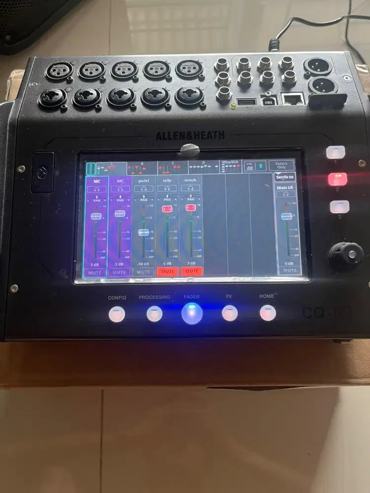 Mixer Digital allen heath cq12t like new