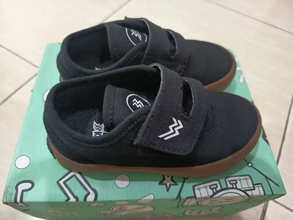 Sepatu anak laki-laki merek goeffmax