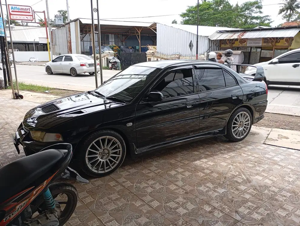 Mitsubishi Lancer 1999 Bensin